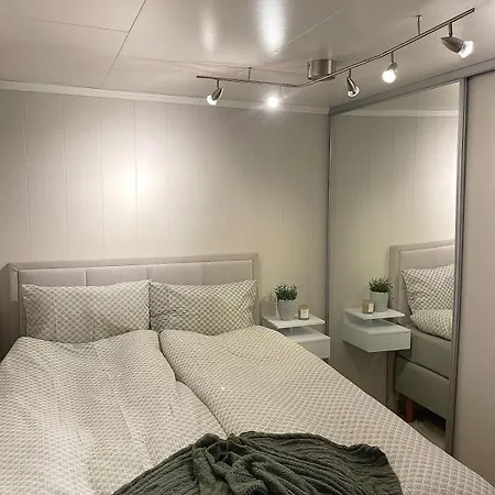 And Cosy With Proximity To Everything Apartamento Tromsø